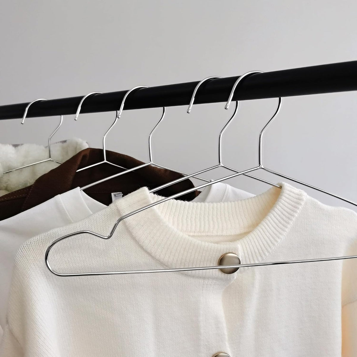 Wire Hangers 100 Pack, Heavy Duty, Space Saving, Stainless Steel, Silver, 16.5inches Closet Hangers for Hanging Coats, Suits, Jackets, Shirts,T-Shirt